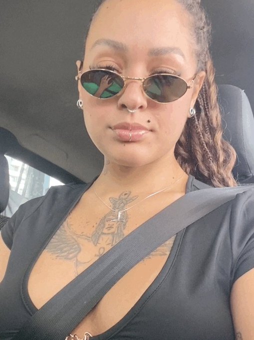 Bom dia amores, dia lindo para ser o pior erro da vida de algu&eacute;m ✨ https://t.co/7Lcm5bsKIU<a href="/tag/obagulho%C3%A9louco"class="tags"><span>#obagulho&eacute;louco</span></a>