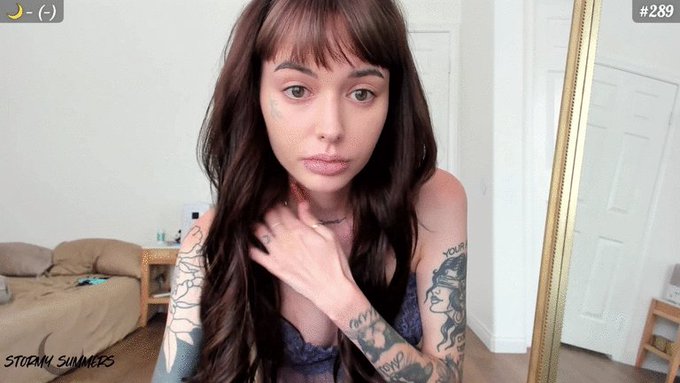 My cute face is online come love me currrently 289 https://t.co/Rfl5lYgavi 💚 https://t.co/lFAT9kax6I