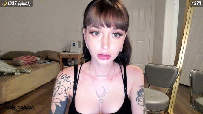 My cute face is online come love me currrently 273 https://t.co/Rfl5lYgavi 💚 https://t.co/KE5jcqzhru