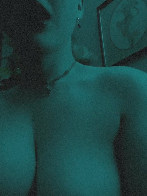 Tumblr vibes https://t.co/7k70WtqCoS<a href="/tag/redhead"class="tags"><span>#redhead</span></a><a href="/tag/onlyfans"class="tags"><span>#onlyfans</span></a><a href="/tag/onlyfansbooty"class="tags"><span>#onlyfansbooty</span></a>