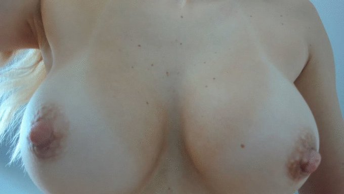 I'm online! @MyFreeCams! #onmfc https://t.co/U5IffOhnD0 💚 https://t.co/9ldsPeJokW<a class="tags" href="/tag/myfreecams">@myfreecams</a><a href="/tag/onmfc"class="tags">#onmfc</a>