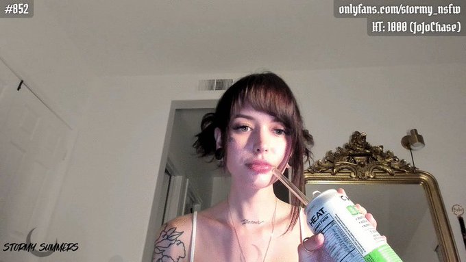 My cute face is online come love me currrently 852 https://t.co/Rfl5lYgavi 💚 https://t.co/rGBopRbuBg