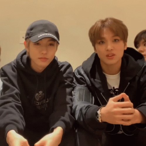 200130 Renhyuck GIF