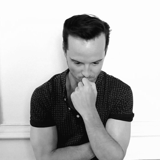 Happy birthday Andrew Scott 