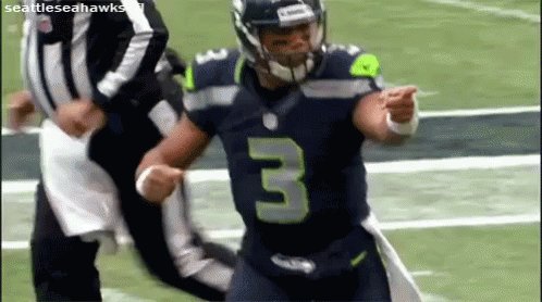 Happy Birthday to Russell Wilson! Bring us a W tonight! 