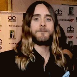Jared Leto fazendo 51 anos hoje. Happy birthday lindeza 