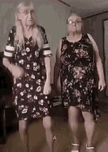 Dancing Baile GIF