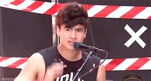 Happy birthday to Calum Hood! 