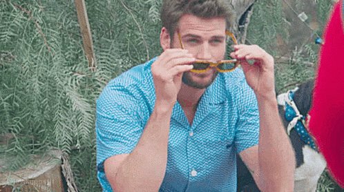 Happy birthday to Liam Hemsworth, who turns 32 today! 