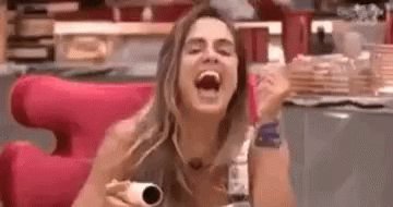 Carol Peixinho GIF
