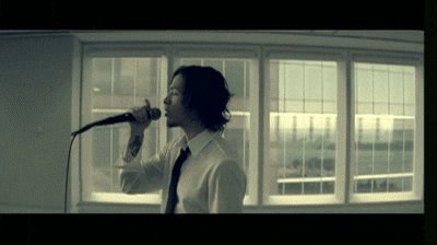 Happy Birthday to Incubus frontman Brandon Boyd.  Born on this day in 1976.  