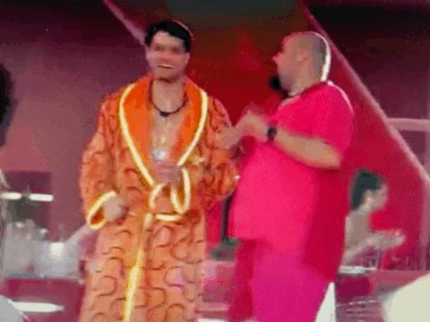 Sim povo, o Lucas t&aacute; na festa da Americanas vestido com o roup&atilde;o que &eacute; vendido na @americanas e custa<a href="/tag/bbb22"class="tags"><span>#bbb22</span></a>