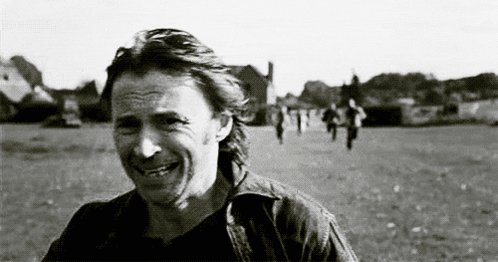 Happy 61st Birthday Robert Carlyle

Have a great day. 