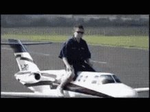 Landing GIF