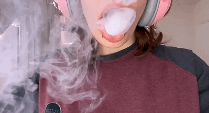 They&rsquo;re silly but I love making smoking gifs https://t.co/BnPhrjYSVP