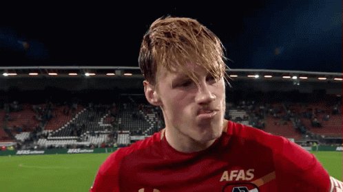Ziekenhuisbal Wout Weghorst...