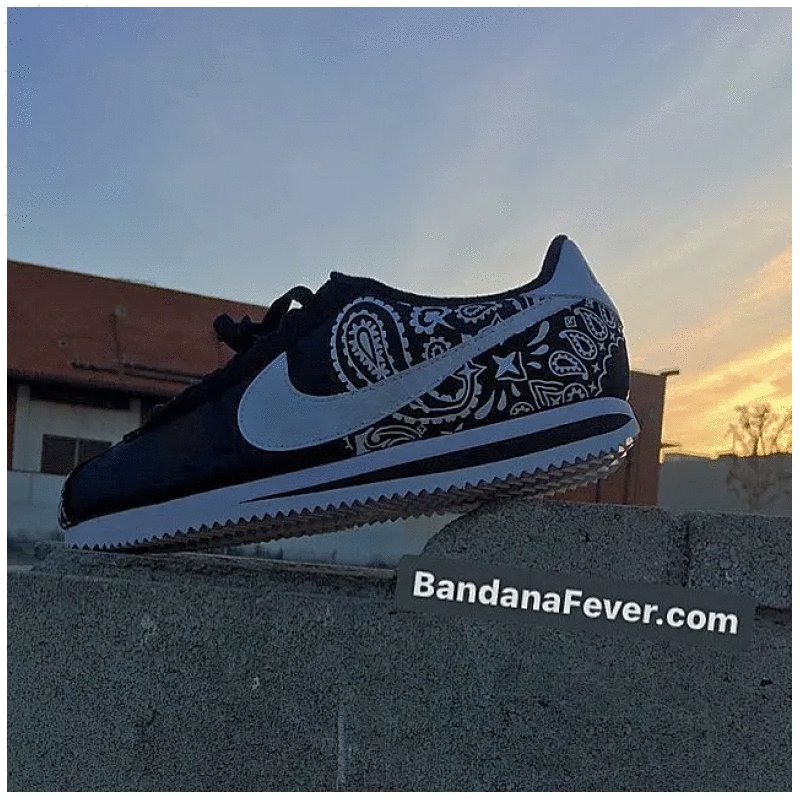 Hottest Custom Sneakers on X: Smart Buys! Black Bandana Custom Nike Cortez  Shoes NBW Half starting from $248.99 at  See more.  🤓 #bandana #sneakerdesign  / X