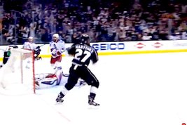 Happy 35th Birthday to former Alec Martinez! 