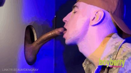 Nada mejor para aliviar el calor que pasarse por boyberry… te apetece?

#gaybcn #gaybarcelona #boyberry
