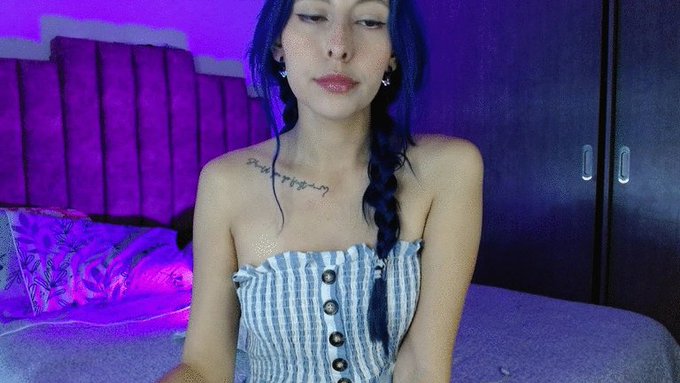 I'm LIVE on @MyFreeCams! #onmfc https://t.co/yau2RIsEhF 💚 https://t.co/FHk92ikYKJ<a class="tags" href="/tag/myfreecams">@myfreecams</a><a href="/tag/onmfc"class="tags">#onmfc</a>