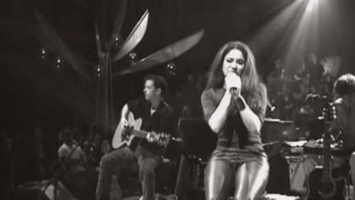 Shakira Vitium Charts 🫀 on Twitter: "YouTube | El video en vivo de