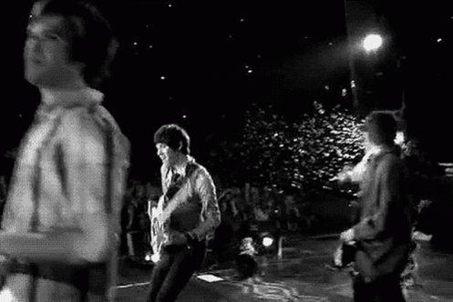 Happy birthday ryan ross!!!! 