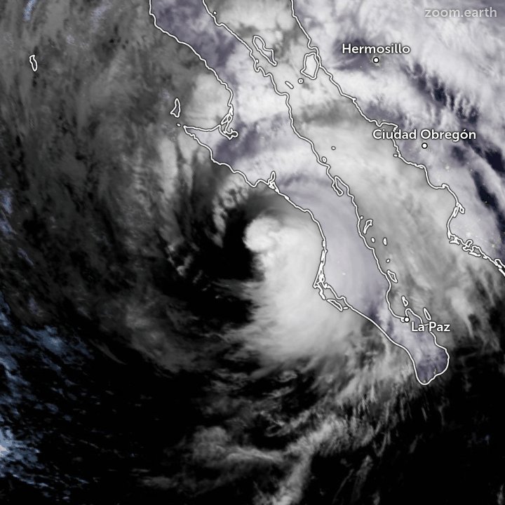 Zoom Earth on Twitter "Category 1 Hurricane Kay this morning west of