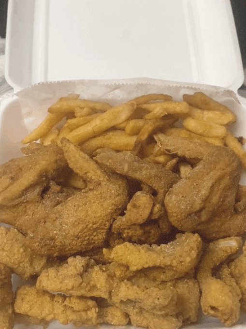 Oh I’m ready, #UFC #fightnight #letsgetit #Foodie #chicken #fish #fatsass https://t.co/FwiGKjBMQH