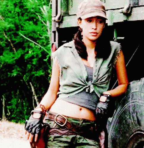 Happy birthday to Christian serratos she made Rosita into one of the great twd characters 