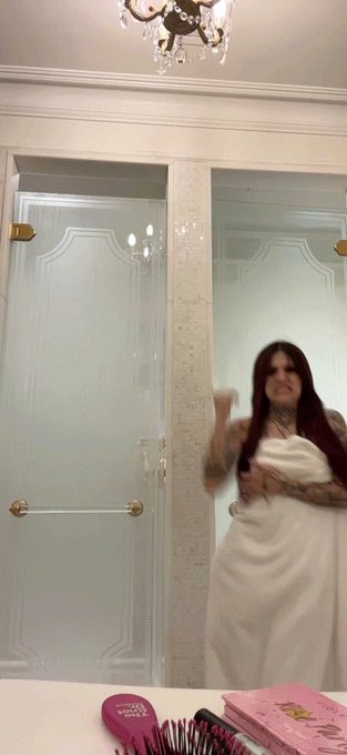 me in jail for tax evasion https://t.co/Iy3WyXWTBz