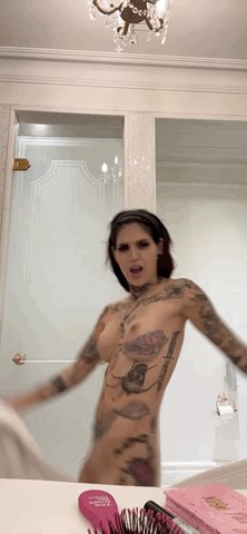 pov: u think we&rsquo;re about to have a sexy steamy shower time but i pull out this move instead https://t<a href="/tag/newprofilepic"class="tags"><span>#newprofilepic</span></a>