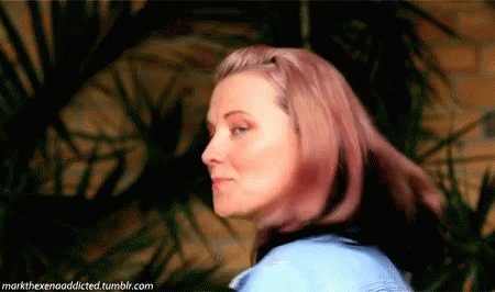Lucy Lawless GIF