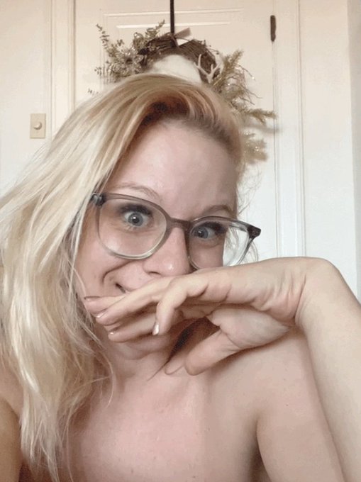 Literally just doing sw so I can afford vinyl, trips to see my favorite bands and hopefully a gardyntech<a href="/tag/footfetish"class="tags"><span>#footfetish</span></a><a href="/tag/feet"class="tags"><span>#feet</span></a><a href="/tag/feetlovers"class="tags"><span>#feetlovers</span></a><a href="/tag/toes"class="tags"><span>#toes</span></a><a href="/tag/feetfetish"class="tags"><span>#feetfetish</span></a>