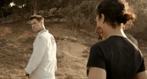 Chris Hemsworth Thumbs Up G...