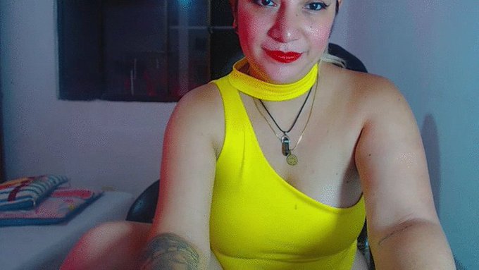 I'm online @MyFreeCams! #onmfc https://t.co/FMT4rZwCfJ 💚 https://t.co/VUt9wBDql6<a class="tags" href="/tag/myfreecams">@myfreecams</a><a href="/tag/onmfc"class="tags">#onmfc</a>