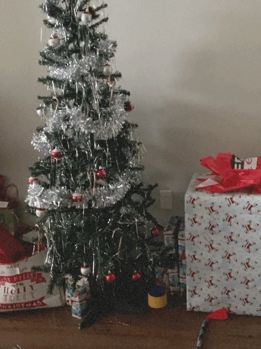 Against all odds, I&rsquo;m gonna still be Santa 🎅 #SLR https://t.co/FlnkpZyIOB<a href="/tag/slr"class="tags">#SLR</a>