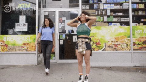 screaming ilana glazer GIF ...