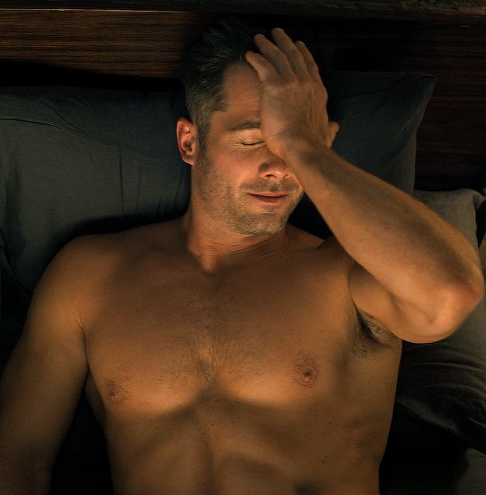 Happy (belated) 43-years-old Birthday to Luke Macfarlane. Remember guys its on January 19th      
