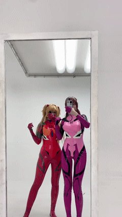 コスプレイヤーおもち(neo.omochi)のTwitterGIF1