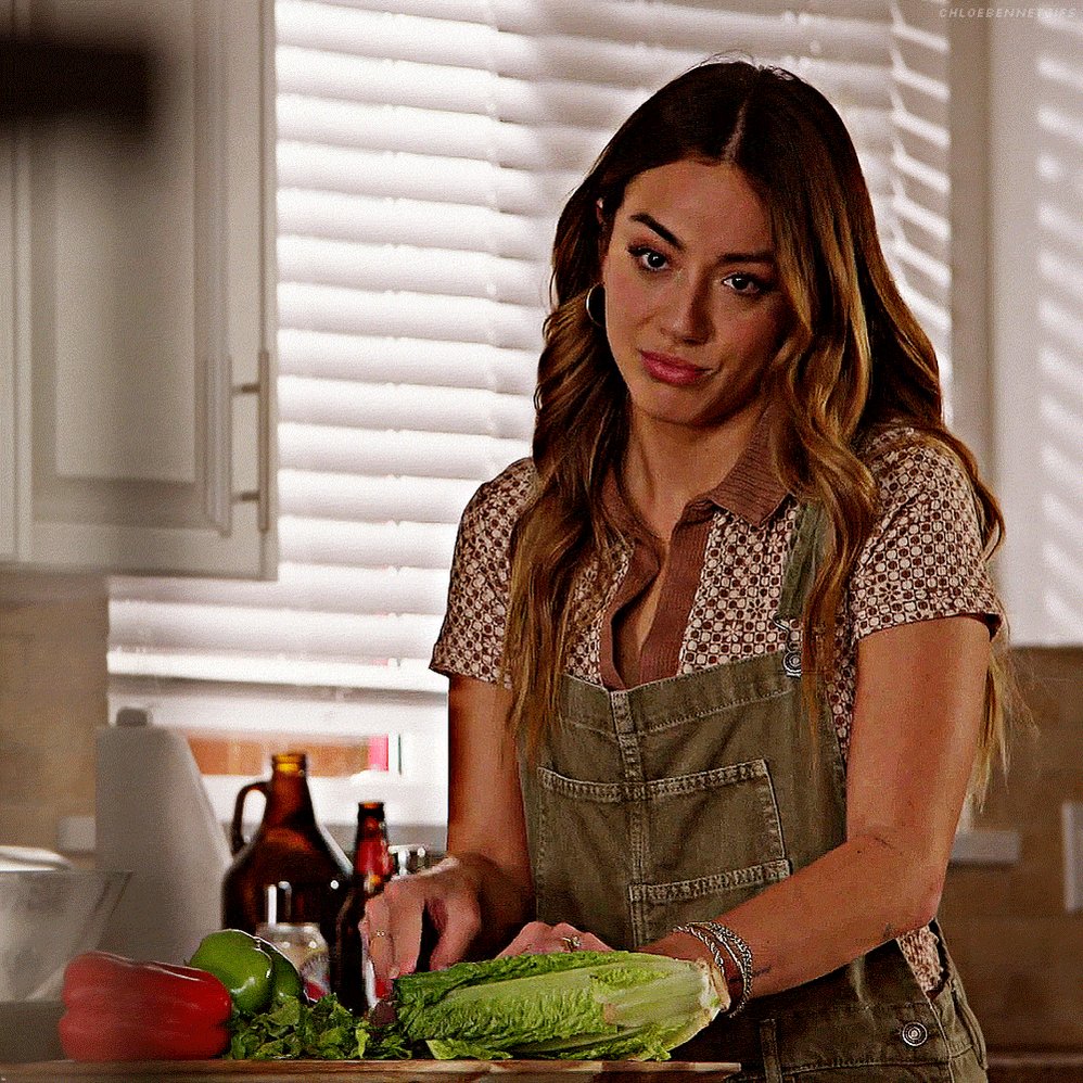 CHLOE GIFS. on Twitter "MARRIED BY MISTAKE (2023) Chloe as Riley Smith in Married