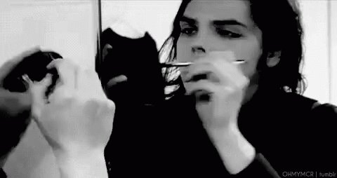 Happy birthday Gerard way!!!! 