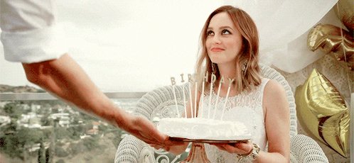 Happy birthday leighton meester!! 