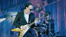 We want to wish a Happy 46 birthday to the amazing guitarist Joe Bonamassa! 