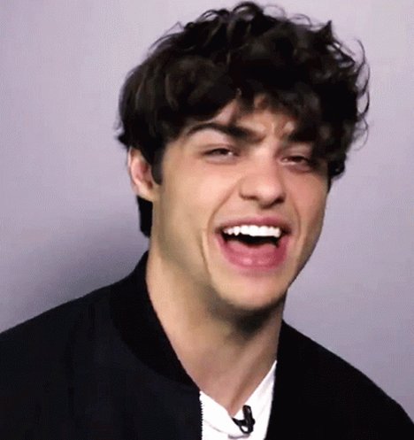  Happy birthday  Noah Centineo. 