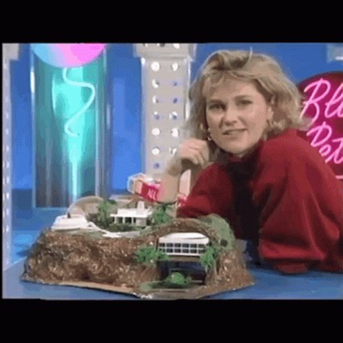 Happy 63rd Birthday Anthea Turner

Have a lovely day. 
