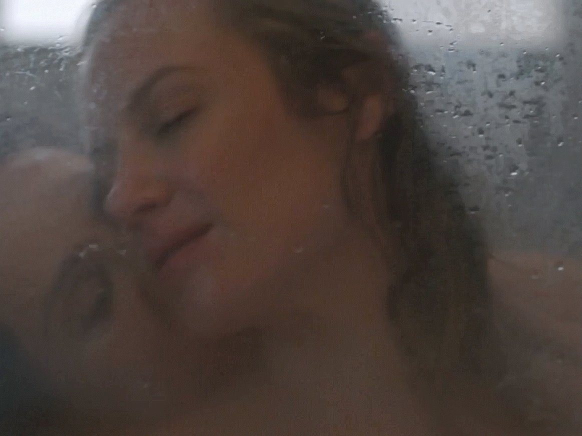 Becca on X: It was a hot shower indeed.. 👀 t.co7PL74wMWyY  X