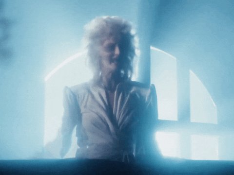 We want to wish a Happy 72 birthday to the legendary singer Bonnie Tyler!  