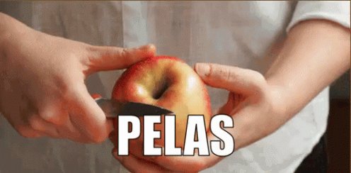 Chef Pelando Una Manzana GIF