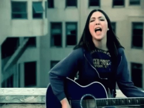 Huge happy birthday shoutout to the crazy-talented Michelle Branch! 