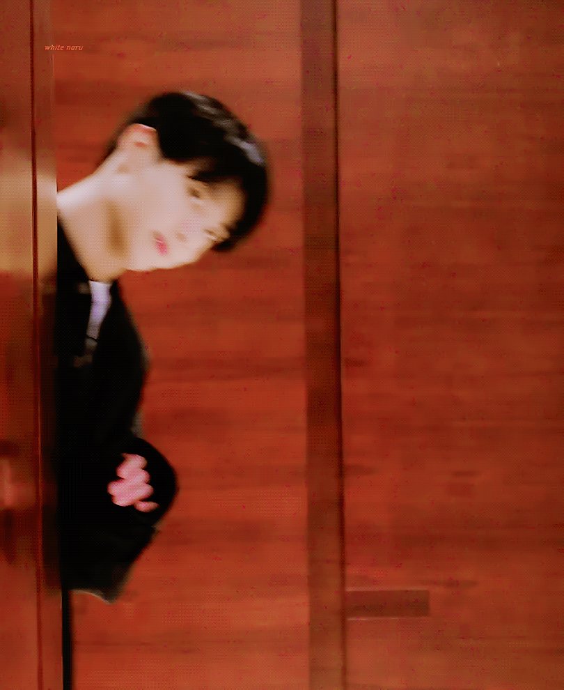 おはようございます☀ 来週の連休明けくらいまでを目標に「うちわ」の